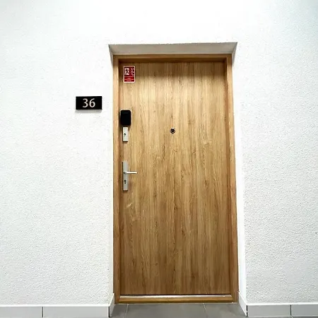 Zarembowicza 36 - Self Check-in 20h - Parking &lift * Wrocław