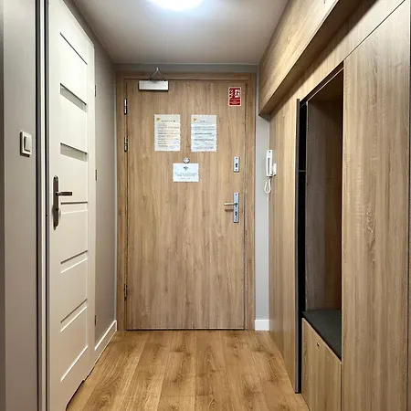 Zarembowicza 36 - Self Check-in 20h - Parking &lift Wrocław