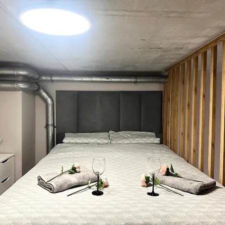 Zarembowicza 36 - Self Check-in 20h - Parking &lift Вроцлав